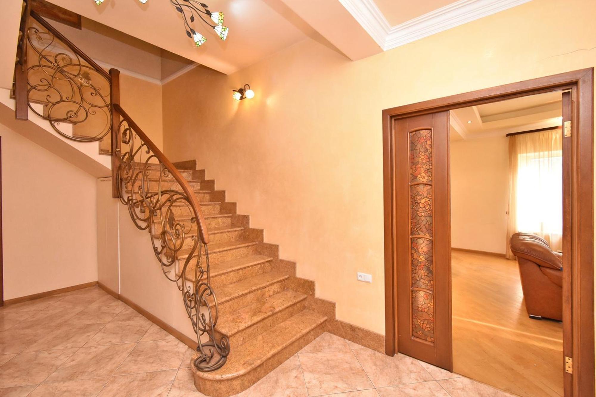 Amigo Guest Hostel เยเรวาน ภายนอก รูปภาพ
